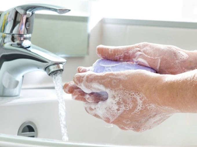 साबुन से हाथ धोएं