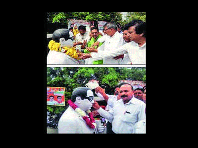 ...म्हणून दलितांनी केलं आंबेडकरांच्या पुतळ्याचं शुद्धीकरण