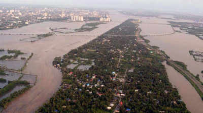 கேரளாவில் கனமழையால் பெருவெள்ளம்; வீடுகளை இழந்து தவிக்கும் 54,000 பேர்!