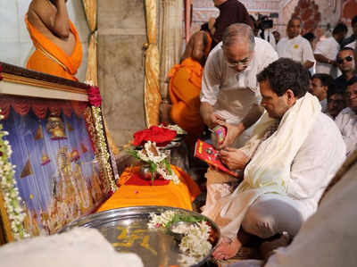 जयपुर: चुनावी यात्रा से पहले राहुल गांधी ने कायम रखी मंदिर दर्शन परंपरा
