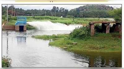 ಕೆರೆಗೆ ನೀರು ತಡೆಹಿಡಿದ ಕಳಪೆ ಕಾಮಗಾರಿ!