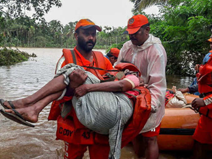 जुटी है NDRF