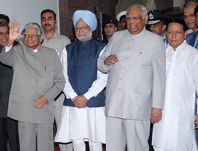23 जुलाई 2007 को तत्कालीन राष्ट्रपति अब्दुल कलाम, प्रधानमंत्री मनमोहन सिंह और लोकसभा स्पीकर सोमनाथ चटर्जी।