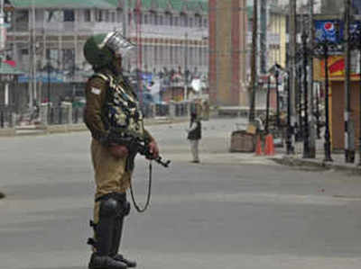 स्वतंत्रता दिवस से पहले जम्मू-कश्मीर में कड़े सुरक्षा बंदोबस्त, रोके गए अमरनाथ यात्रियों के जत्थे