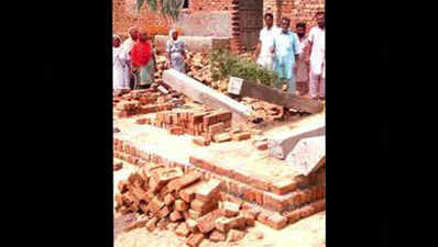 पंजाब के मुक्तसर में दलितों का निर्माणाधीन मंदिर गिराया, 34 पर केस