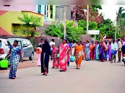 ಶಾಶ್ವತ ಕುಡಿವ ನೀರಿನ ಯೋಜನೆ ಅನುಷ್ಠಾನಕ್ಕೆ ಆಗ್ರಹ