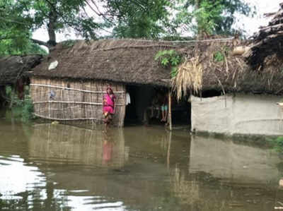 खतरे के निशान से ऊपर पहुंची घाघरा, गांवों में पानी बढ़ना शुरू