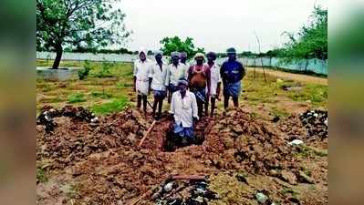 ಮಳೆಗಾಗಿ ತೊನ್ನಿನ ಶವ ತೆಗೆದು ಸುಟ್ಟರು