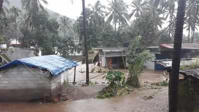 ശക്തമായ മഴ തുടരും: ഏഴ് ജില്ലകളിൽ റെഡ് അലർട്ട്