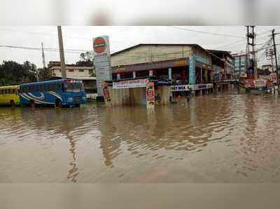 പ്രളയക്കെടുതി രൂക്ഷം: പത്തനംതിട്ട ഒറ്റപ്പെട്ടു, കേന്ദ്ര സേന ഉടനെത്തും