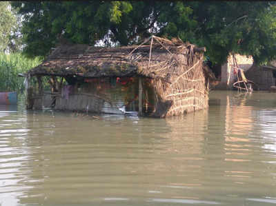 खतरे के निशान से ऊपर घाघरा और सरयू, अब तक 105 गांव बाढ़ की चपेट में
