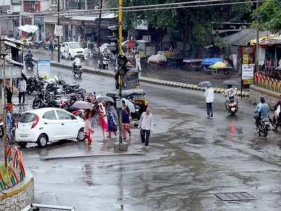 महिन्याभरानंतर चाळीसगावात जोरदार पाऊस