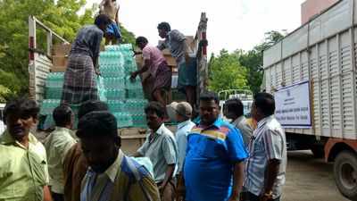 Kerala Floods: மதுரை, தேனி மாவட்ட நிர்வாகம் சார்பாக நிவாரண உதவி!