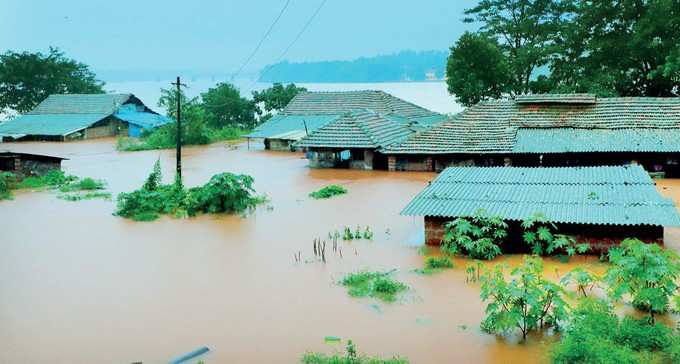 ಪಾಣೆಮಂಗಳೂರು ಗೂಡಿನಬಳಿಯಲ್ಲಿ ಮನೆಗಳು ಜಲಾವೃತ