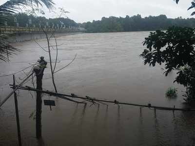 ഒറ്റപ്പെട്ട് മലയാറ്റൂർ: വിദേശികളടക്കം കുടുങ്ങി കിടക്കുന്നു