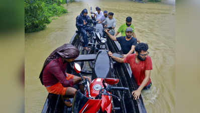 केरल बाढ़: AAP के सांसद और विधायक देंगे अपनी 1 महीने की सैलरी