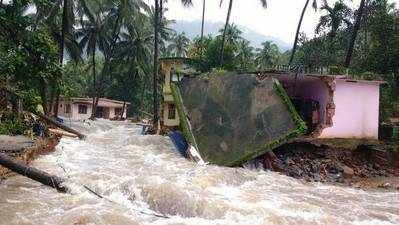 கேரளாவின் 11 மாவட்டங்களுக்கு வானிலை ஆய்வு மையம் ரெட் அலா்ட்