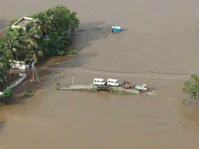 Kerala flood:  केरळ: रेड अलर्ट हटवला;  पावसाची शक्यता