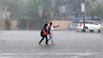 Andhra Rains: ఎగిసిపడుతున్న సముద్ర అలలు.. తెలుగు రాష్ట్రాల్లో భారీ వర్షాలు!