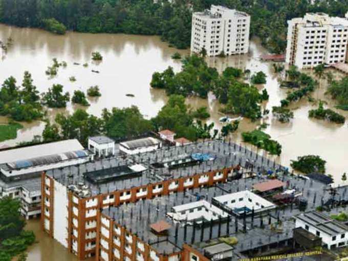 बाढ़ से केरल में है बुरे हालात