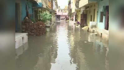 भोपाल: भारी बार‍िश के बाद घरों में घुसा पानी, सड़कों पर जलभराव