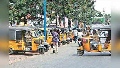 கேரளாவிற்கு உதவிக்கரம் நீட்டும் கோயம்புத்தூர் ஆட்டோ ஓட்டுநர்கள்