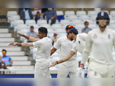 India Vs England മൂന്നാം ടെസ്റ്റ്: ഇംഗ്ലണ്ട് ബാറ്റിങ് നിര പതറുന്നു