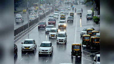 बीती शाम से कई इलाकों से बारिश से सुहावना हुआ दिल्ली-NCR का मौसम