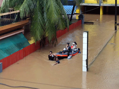 Kerala Flood: केरळला हवी विदेशी मदत