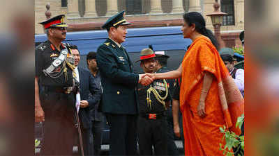 निर्मला सीतारमण और चीन के रक्षा मंत्री वेई फेंग की दिल्ली में मुलाकात