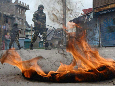 कश्मीर: चुनाव से पहले दहशत फैलाने की कोशिश कर रहे आतंकी