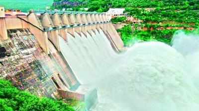 Srisailam Dam: శ్రీశైలం ప్రాజెక్ట్‌కు పెరిగిన వరద.. 8 గేట్లు ఎత్తివేత