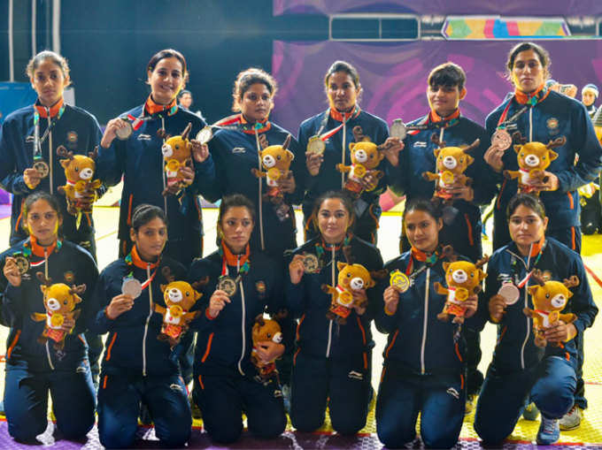 ईरान से हारकर सिल्वर मेडल से संतोष करने वाली महिला भारतीय टीम।