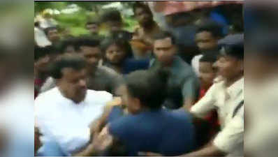 कांग्रेस विधायक उमंग सिंघार ने बीजेपी नेता को मारा थप्पड़, विडियो वायरल