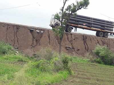 राष्ट्रीय महामार्ग सहाचा भराव खचल्याची भीती