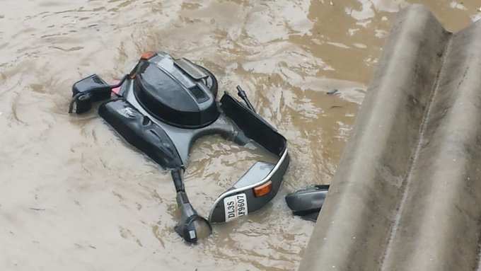 दिल्ली में भारी बारिश के बाद इस तरह हुआ जलभराव।