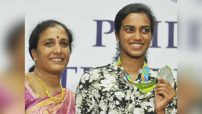 एशियाड बैडमिंटन: बेटी सिंधु के सिल्वर जीतने पर मां ने जताई खुशी