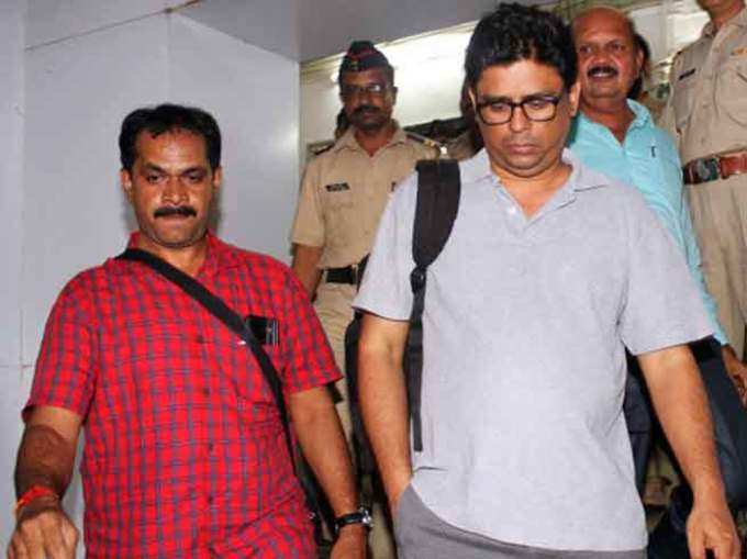 पुलिस ने वकील अरुण परेरा को भी किया गिरफ्तार
