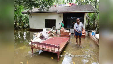 केरल बाढ़: ₹15 हजार में घर, ₹20 हजार में कुओं की सफाई