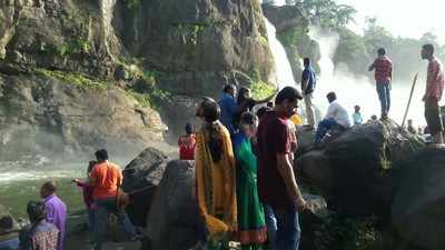 கேரளாவில் இயல்பு நிலை தொடங்கியதால்  மலையாள படப்பிடிப்புகள் ஆரம்பம்!