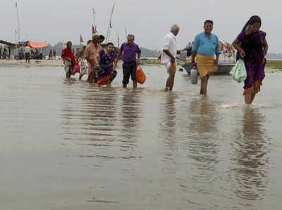 उत्तर प्रदेश: घाघरा और शारदा ने मचाई तबाही, घर छोड़ने को मजबूर लोग