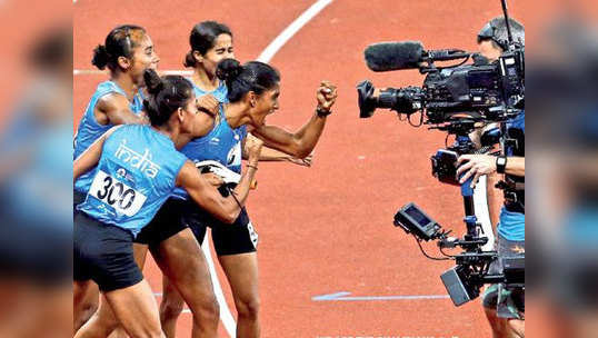 एशियन गेम्स: 4x400 मीटर दौड़ में प्रथम भारत, गोल्डवीर बेटियों ने ऐसे मनाया जश्न 