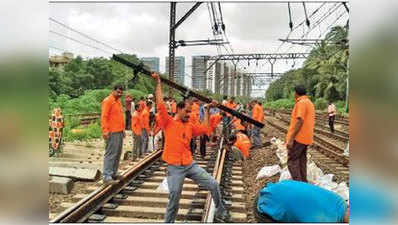 पटरी के पहरेदारों ने सुनाया अपना दर्द