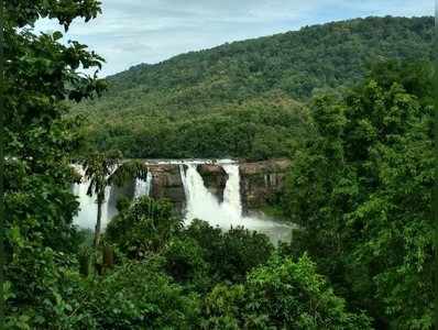 അ​തി​ര​പ്പ​ള്ളി​യി​ല്‍ അ​ണ​ക്കെ​ട്ടു വേ​ണ​മെ​ന്ന് എം ​എം മ​ണി