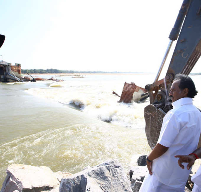 முக்கொம்பு அணையை பார்வையிட்டார் திமுக தலைவர் மு.க.ஸ்டாலின்!!