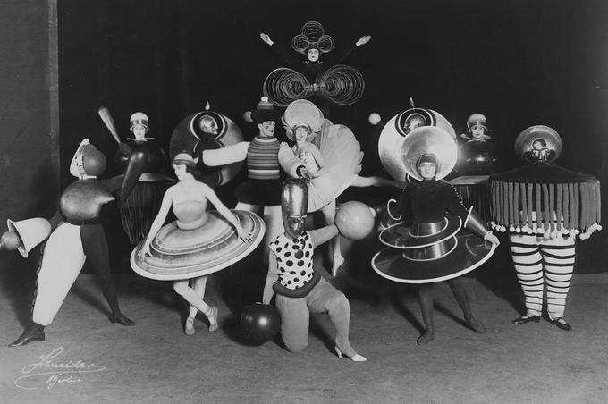 figuren_triadisches_ballet_oskar_schlemmer.jpg_724369918