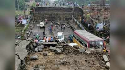 कोलकाता पुल हादसा: सरकारी नाकामी से गिरा पुल? बीजेपी ने ममता सरकार पर बोला हमला