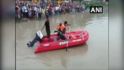 असम: 40 यात्रियों को ले जा रही नाव ब्रह्मपुत्र नदी में पलटी, 2 की मौत
