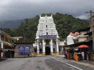 ಶ್ರೀಮಂತ ಕುಕ್ಕೆ ಸುಬ್ರಹ್ಮಣ್ಯ ದೇಗುಲದ ಆದಾಯ; ಎರಡು ಬಣಗಳ ನಡುವೆ ತಿಕ್ಕಾಟ