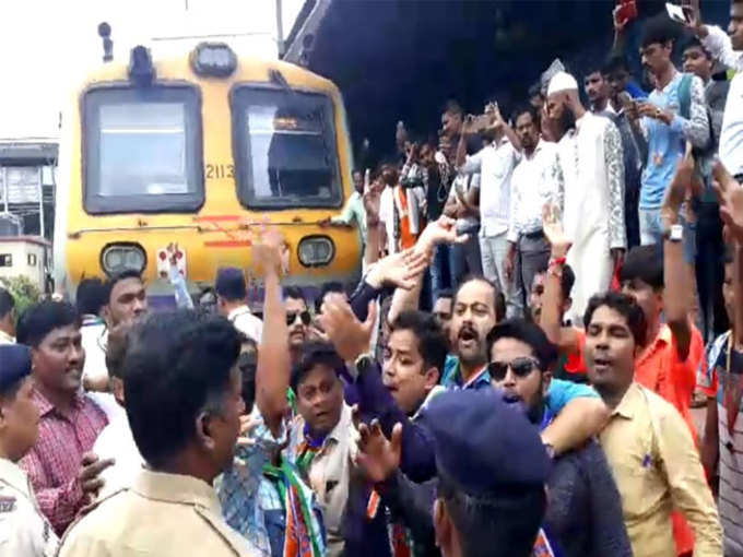 mns-protest-at-ghatkopar-st